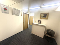 ビルエントランス